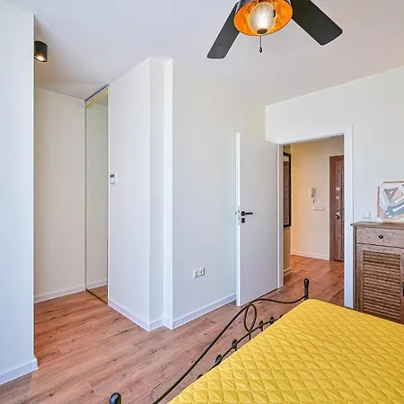 Tropicana Terrace 1 Bedroom *